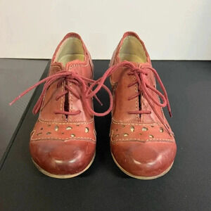 Burgundy Rover lace up pumps size 36